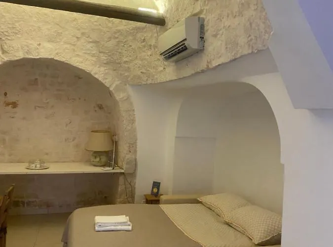 Trulli Di Acchino * לוקורוטונדו