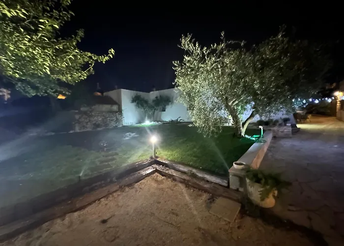 Trulli Di Acchino * לוקורוטונדו