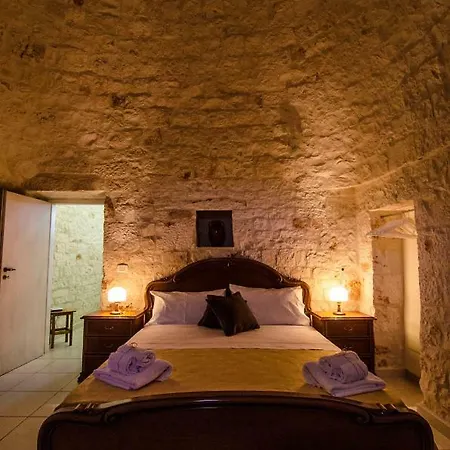 Trulli Di Acchino * لوكوروتوندو