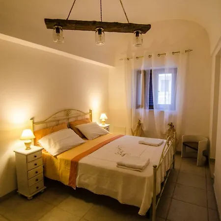Trulli Di Acchino * لوكوروتوندو